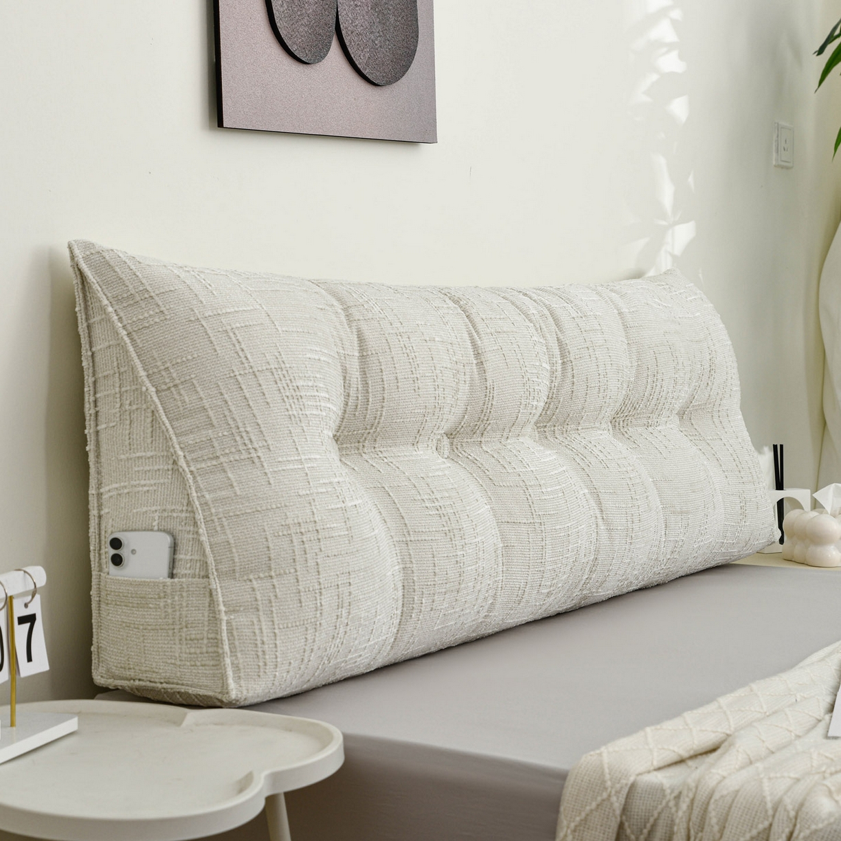 91家纺网 家纺一手货源 找家纺 美达人 2025新款肌理麻三角靠背靠垫 肌理麻-香草白-三角