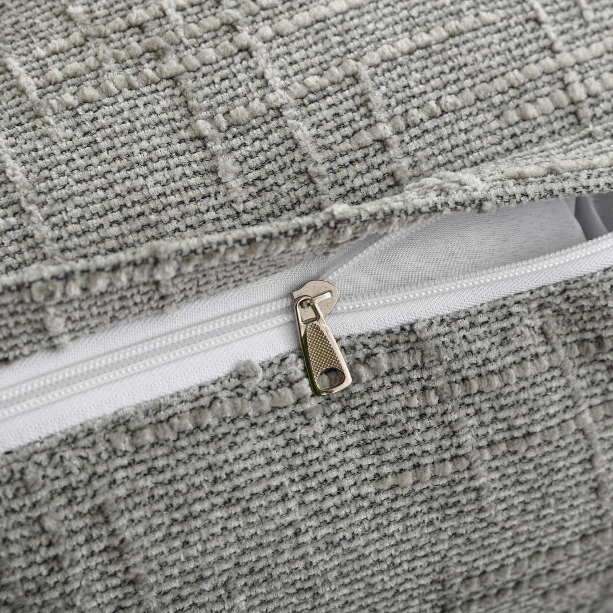 91家纺网 家纺一手货源 找家纺 美达人 2025新款肌理麻三角靠背靠垫 肌理麻-浅柔灰-三角