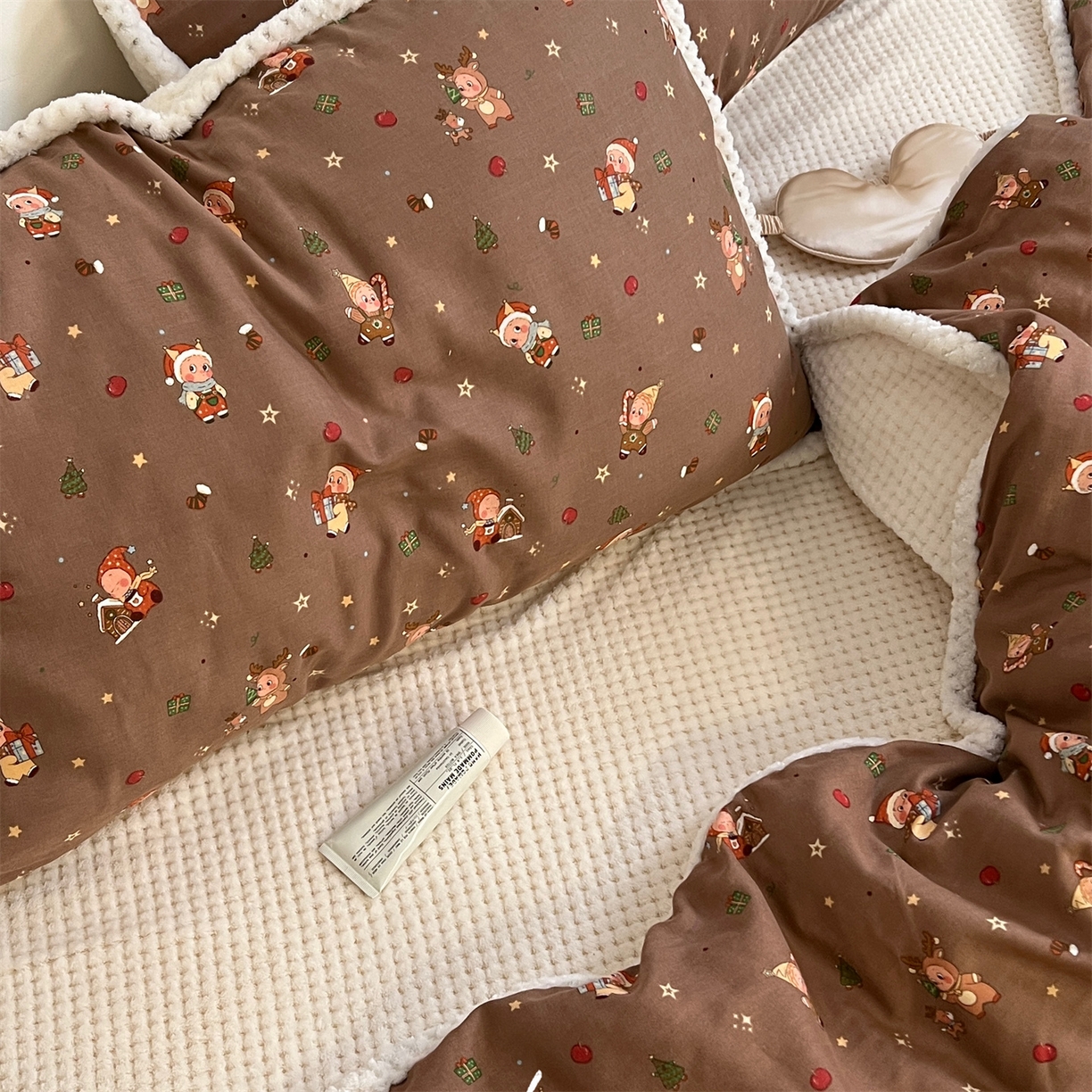 91家纺网 家纺一手货源 找家纺 （总）荣轩 2025秋冬必备新品棉加绒华夫格提花绒工艺款四件套（铺床版）