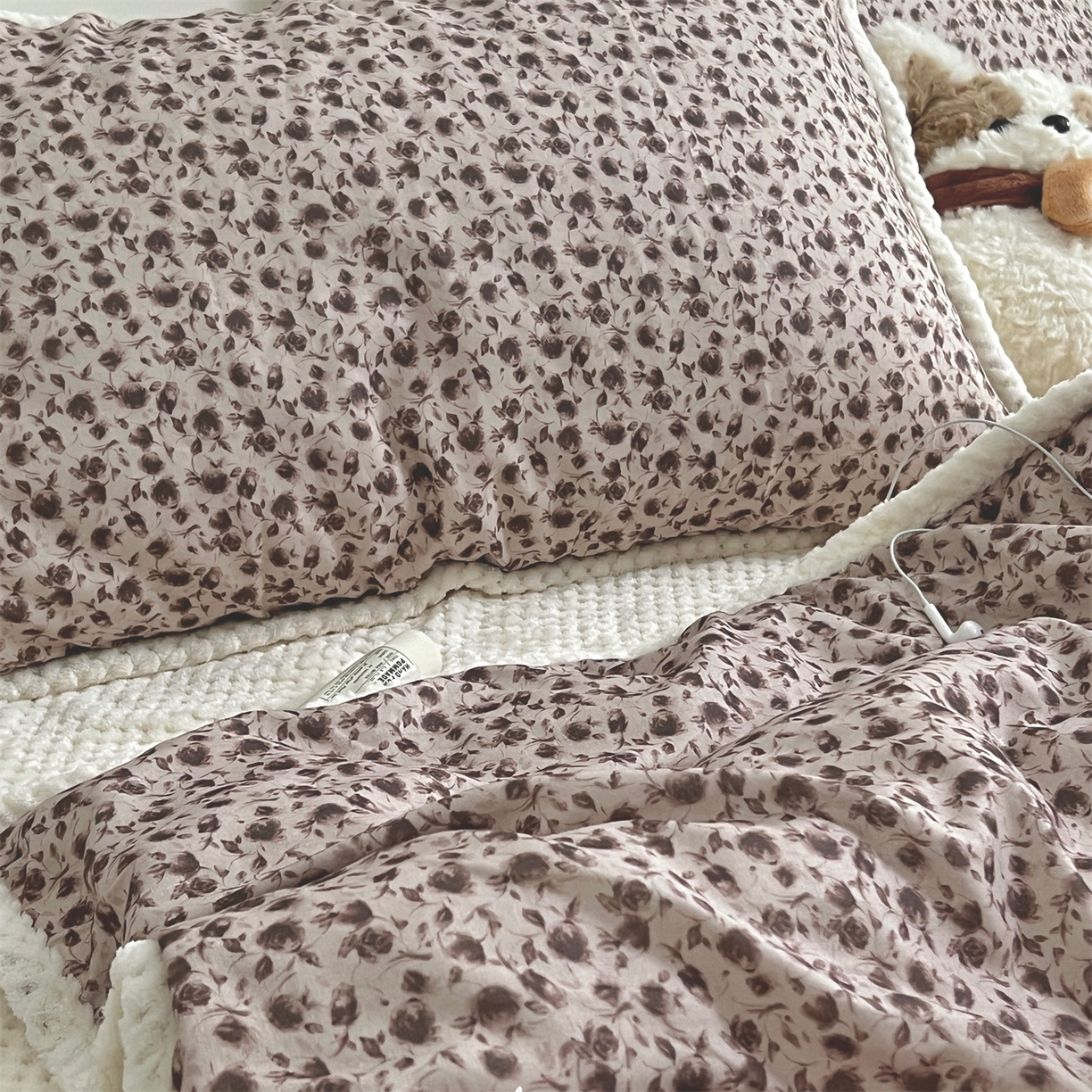 荣轩 2025秋冬必备新品棉加绒华夫格提花绒工艺款四件套（铺床版）秋叙