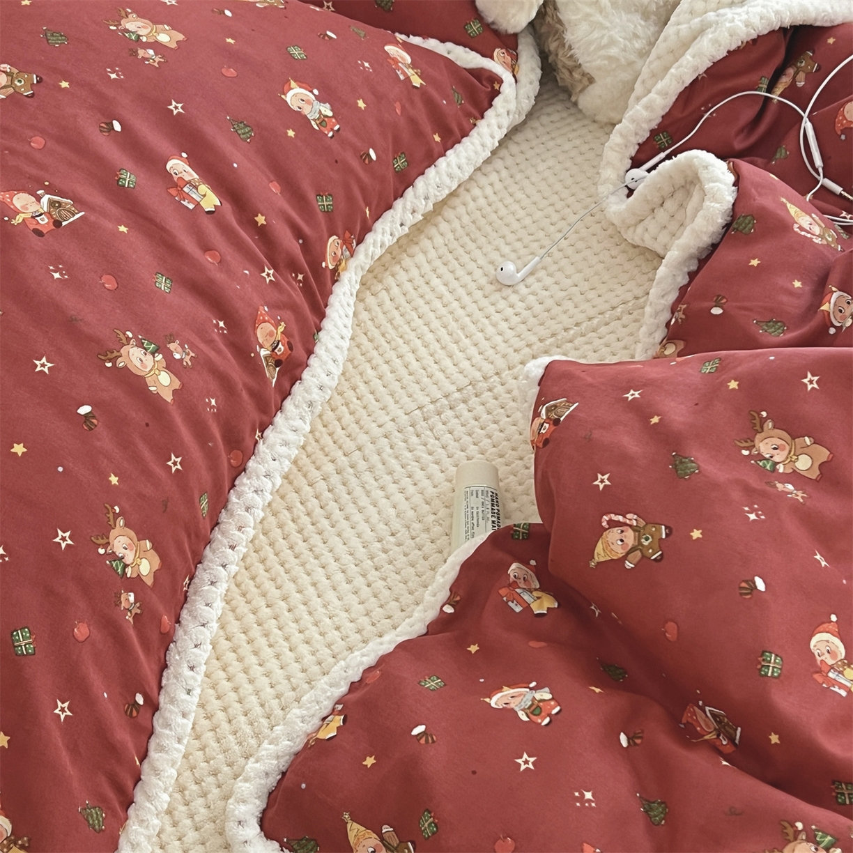 91家纺网 家纺一手货源 找家纺 荣轩 2025秋冬必备新品棉加绒华夫格提花绒工艺款四件套（铺床版） 圣诞星语