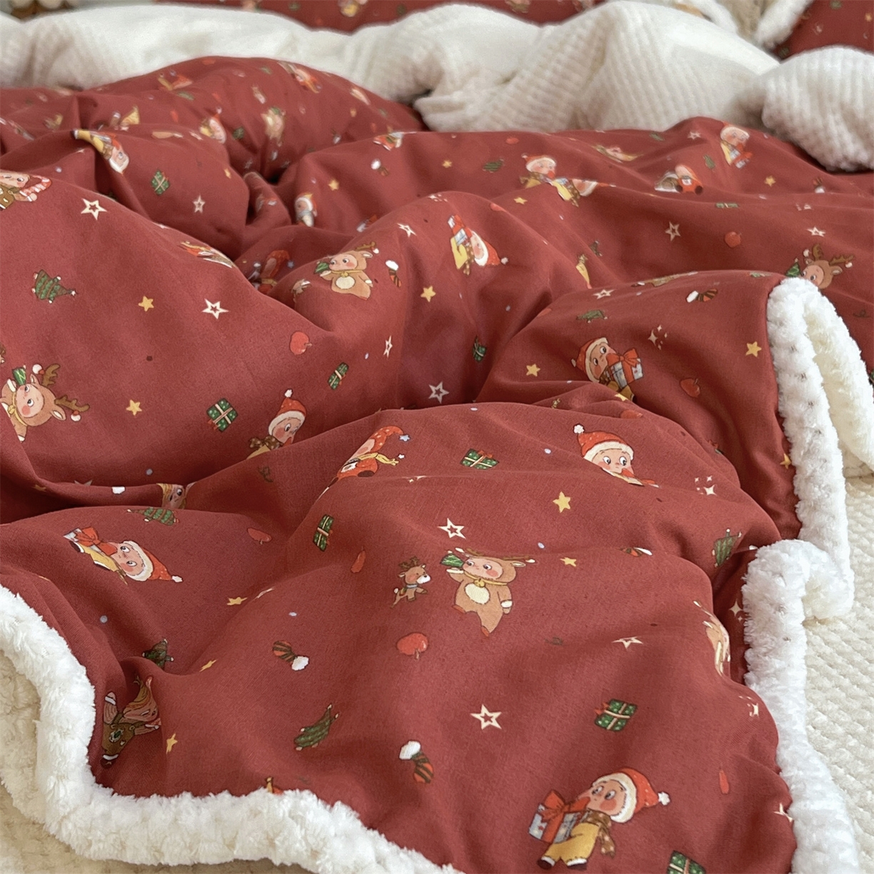 91家纺网 家纺一手货源 找家纺 荣轩 2025秋冬必备新品棉加绒华夫格提花绒工艺款四件套（铺床版） 圣诞星语