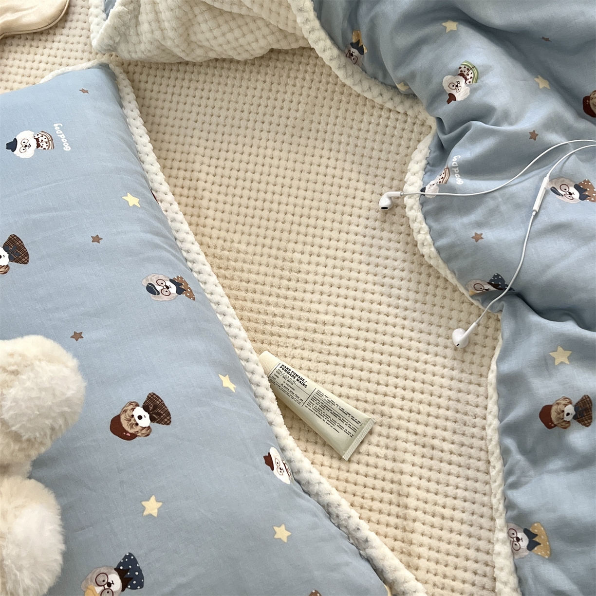 91家纺网 家纺一手货源 找家纺 荣轩 2025秋冬必备新品棉加绒华夫格提花绒工艺款四件套（铺床版）星仔