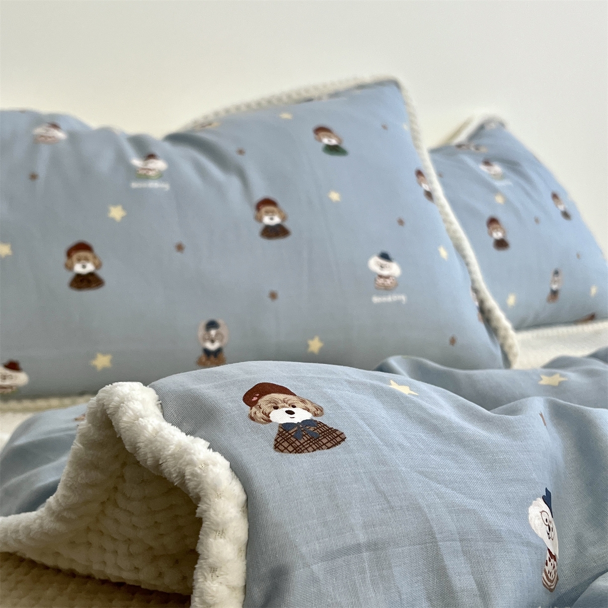 91家纺网 家纺一手货源 找家纺 荣轩 2025秋冬必备新品棉加绒华夫格提花绒工艺款四件套（铺床版）星仔