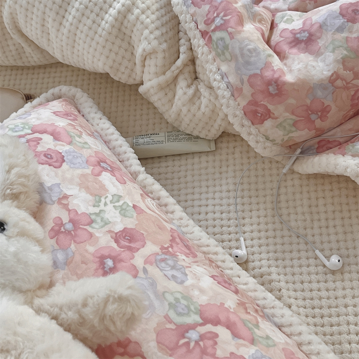 91家纺网 家纺一手货源 找家纺 荣轩 2025秋冬必备新品棉加绒华夫格提花绒工艺款四件套（铺床版）颜花朝