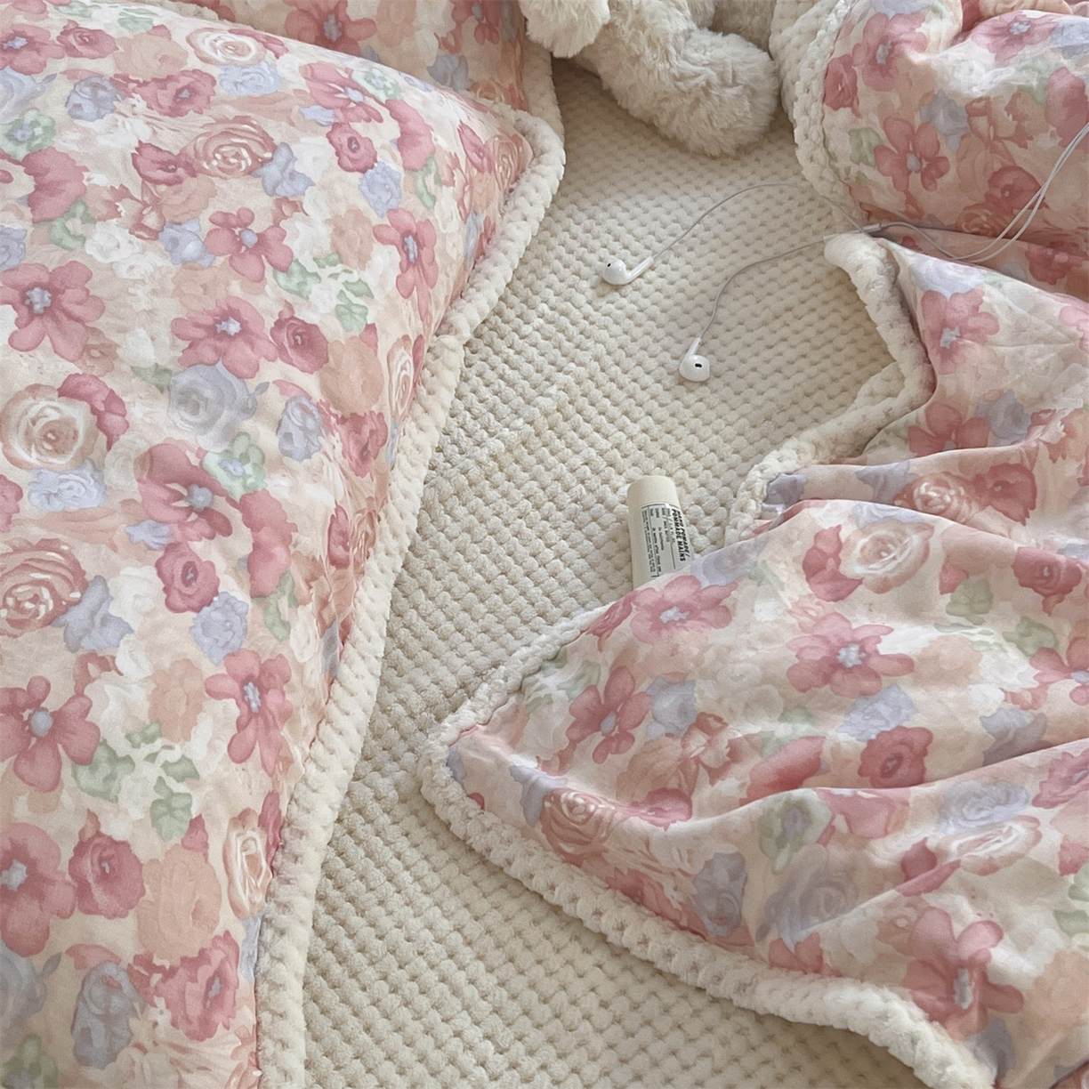 91家纺网 家纺一手货源 找家纺 荣轩 2025秋冬必备新品棉加绒华夫格提花绒工艺款四件套（铺床版）颜花朝