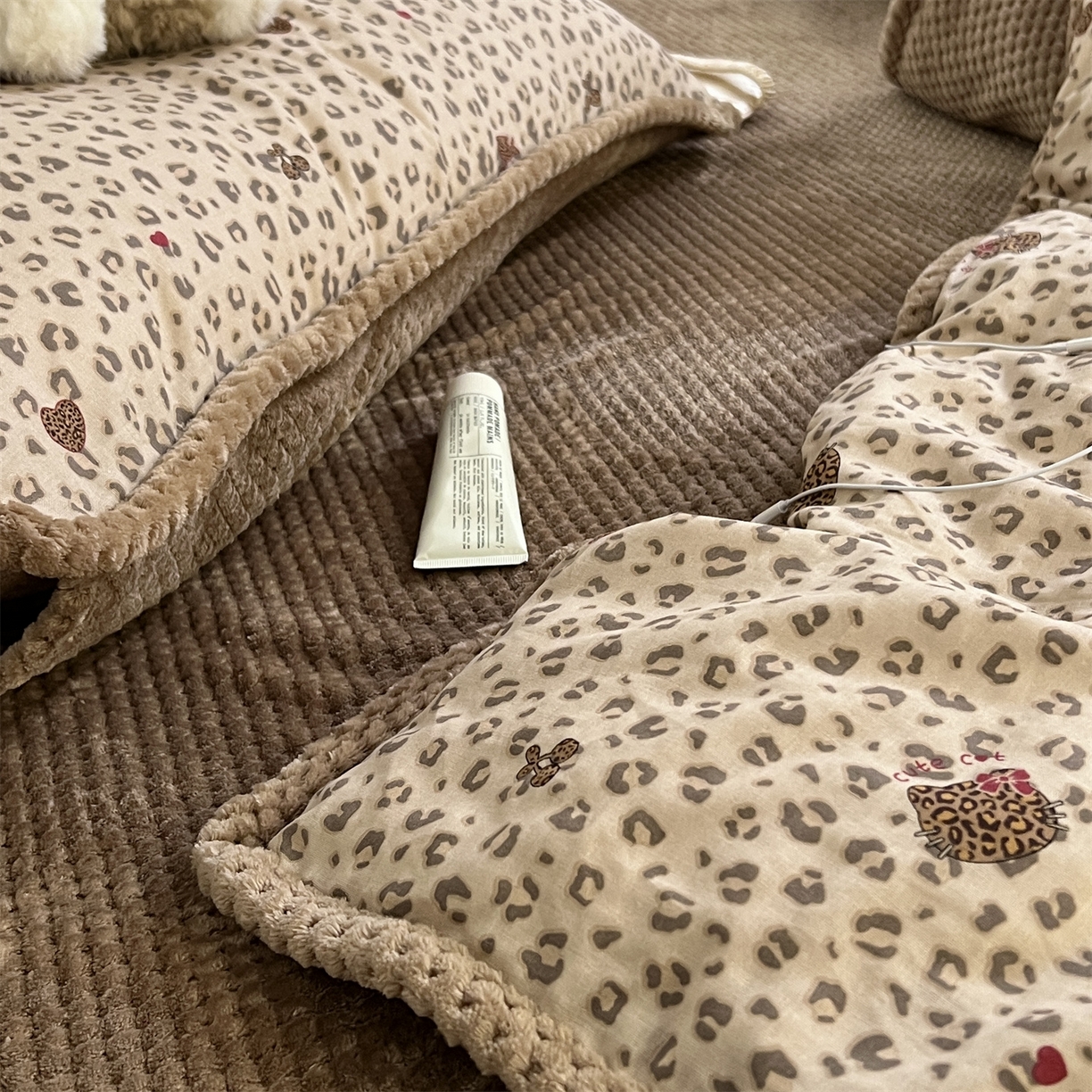 91家纺网 家纺一手货源 找家纺 荣轩 2025秋冬必备新品棉加绒华夫格提花绒工艺款四件套（铺床版）挚爱