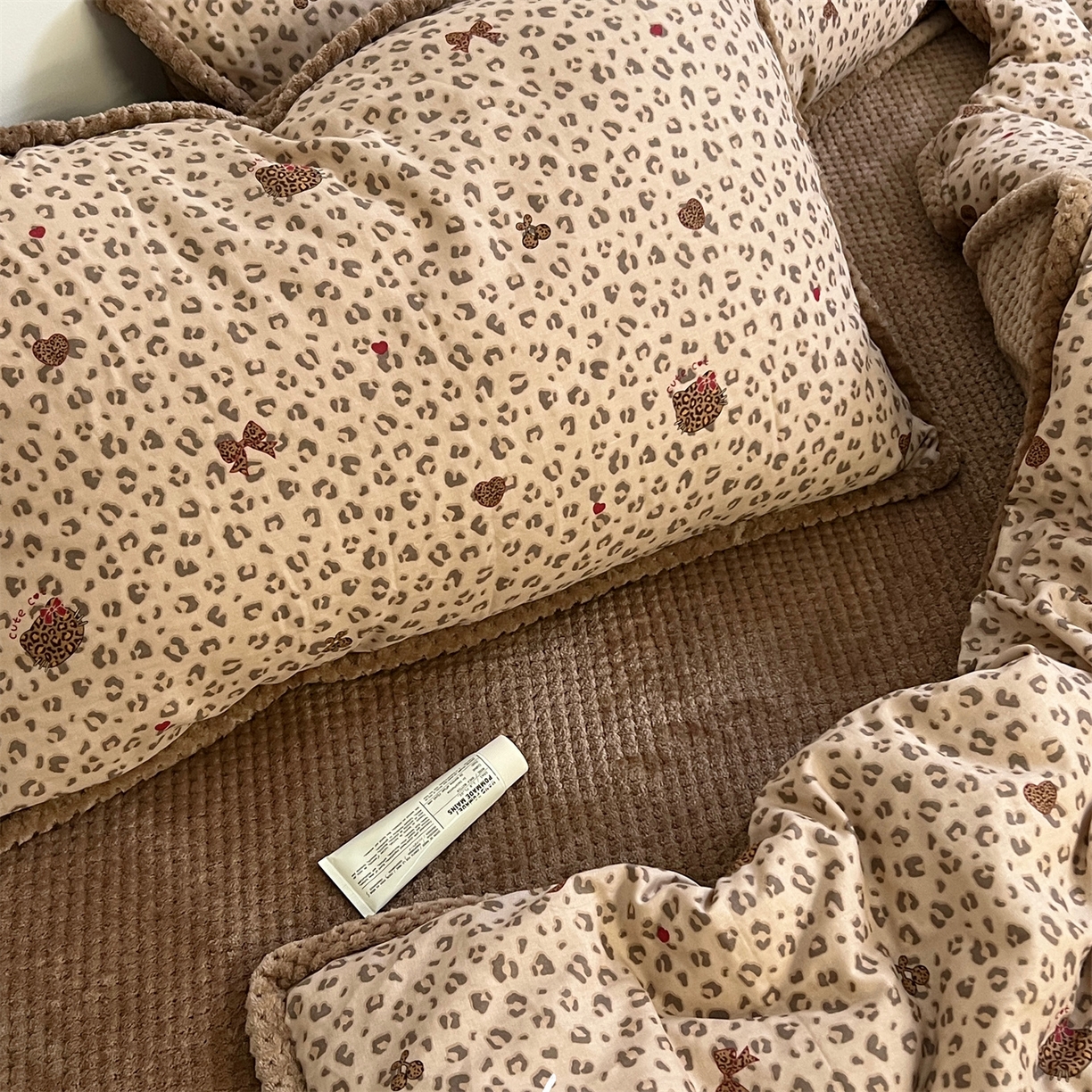 荣轩 2025秋冬必备新品棉加绒华夫格提花绒工艺款四件套（铺床版）挚爱