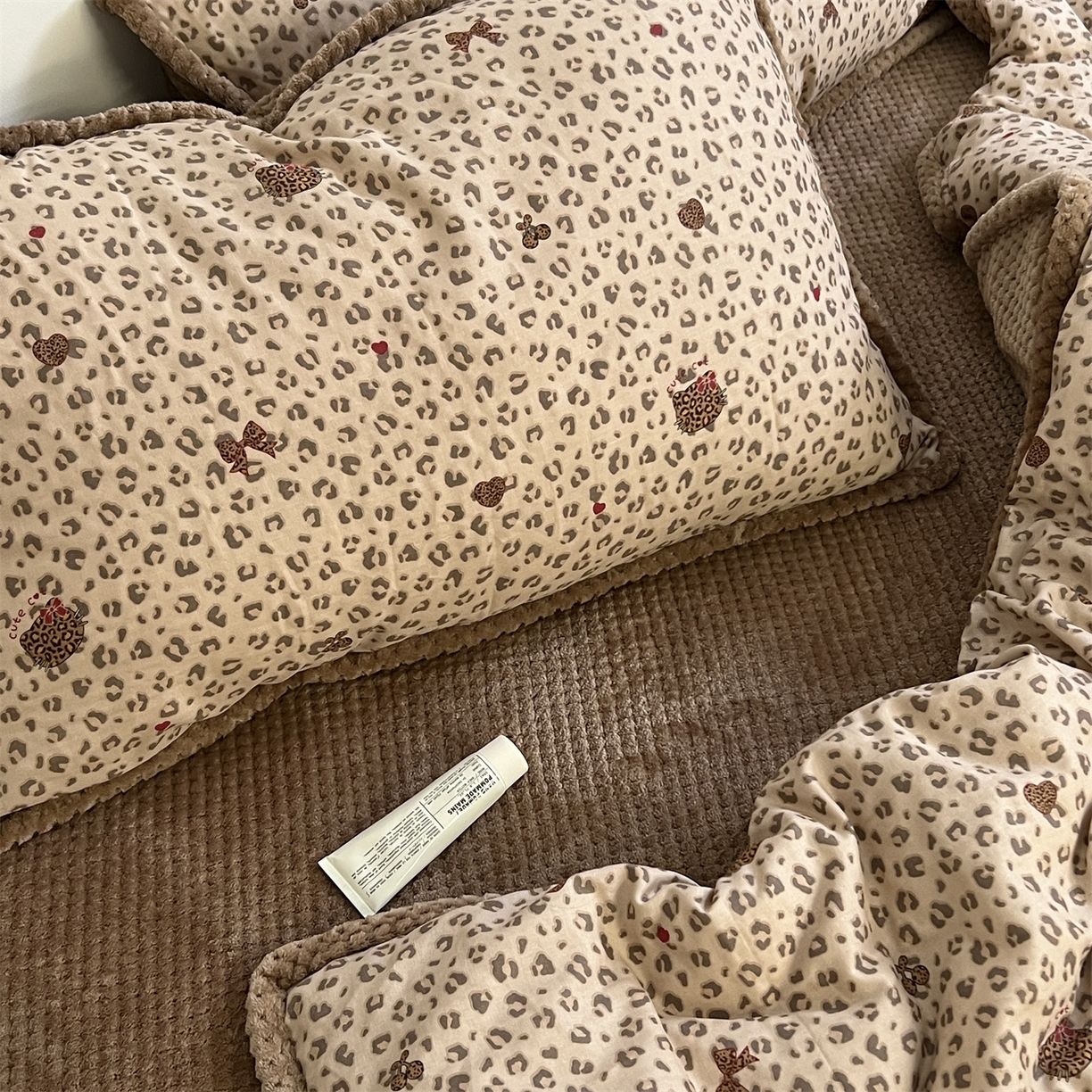 91家纺网 家纺一手货源 找家纺 荣轩 2025秋冬必备新品棉加绒华夫格提花绒工艺款四件套（铺床版）挚爱