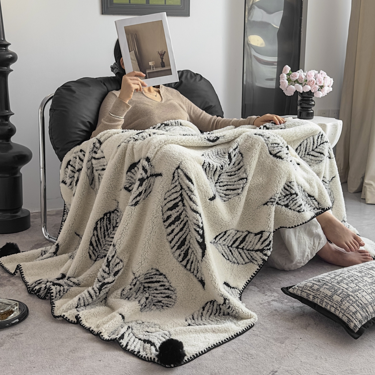 91家纺网 家纺一手货源 找家纺 潮邦创意家居 2025新款提花色织三角针工艺球毯毛毯毯子墨绒秘境 墨绒秘境系列-绒叶