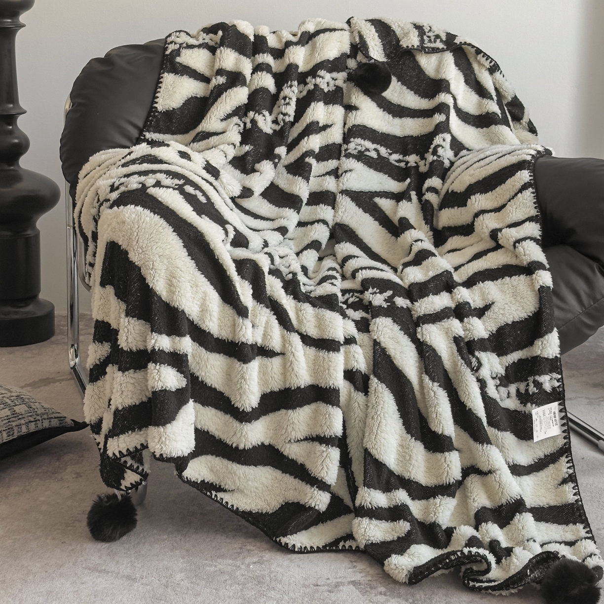 91家纺网 家纺一手货源 找家纺 潮邦创意家居 2025新款提花色织三角针工艺球毯毛毯毯子墨绒秘境 墨绒秘境系列-斑致