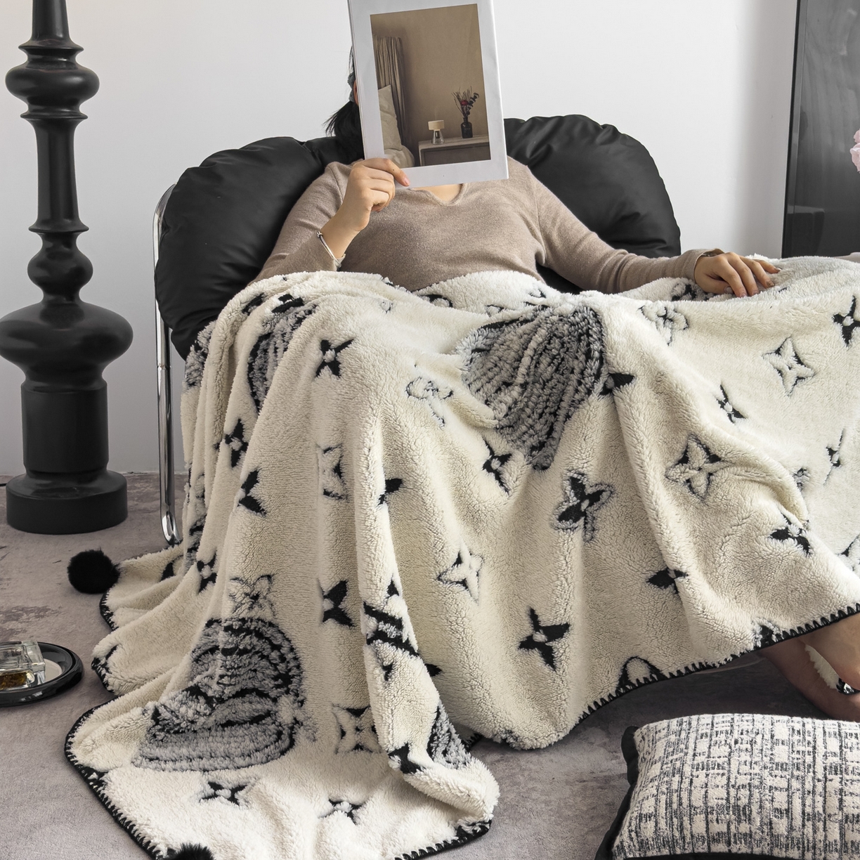 91家纺网 家纺一手货源 找家纺 潮邦创意家居 2025新款提花色织三角针工艺球毯毛毯毯子墨绒秘境 墨绒秘境系列-星奢