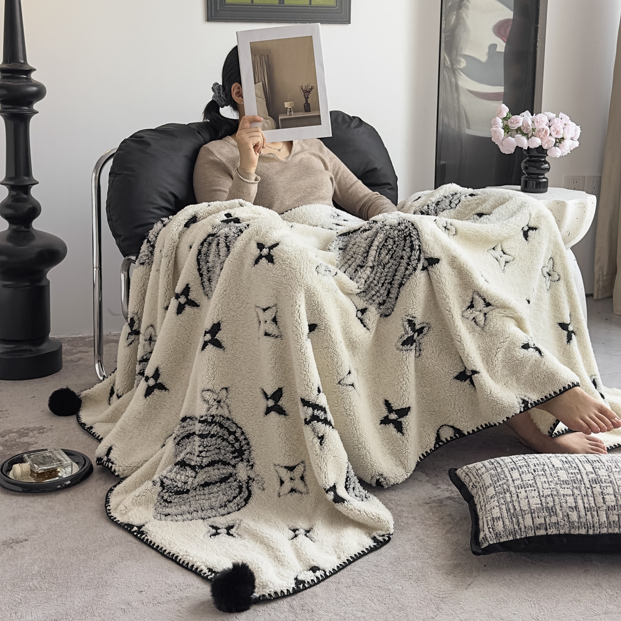 91家纺网 家纺一手货源 找家纺 潮邦创意家居 2025新款提花色织三角针工艺球毯毛毯毯子墨绒秘境 墨绒秘境系列-星奢