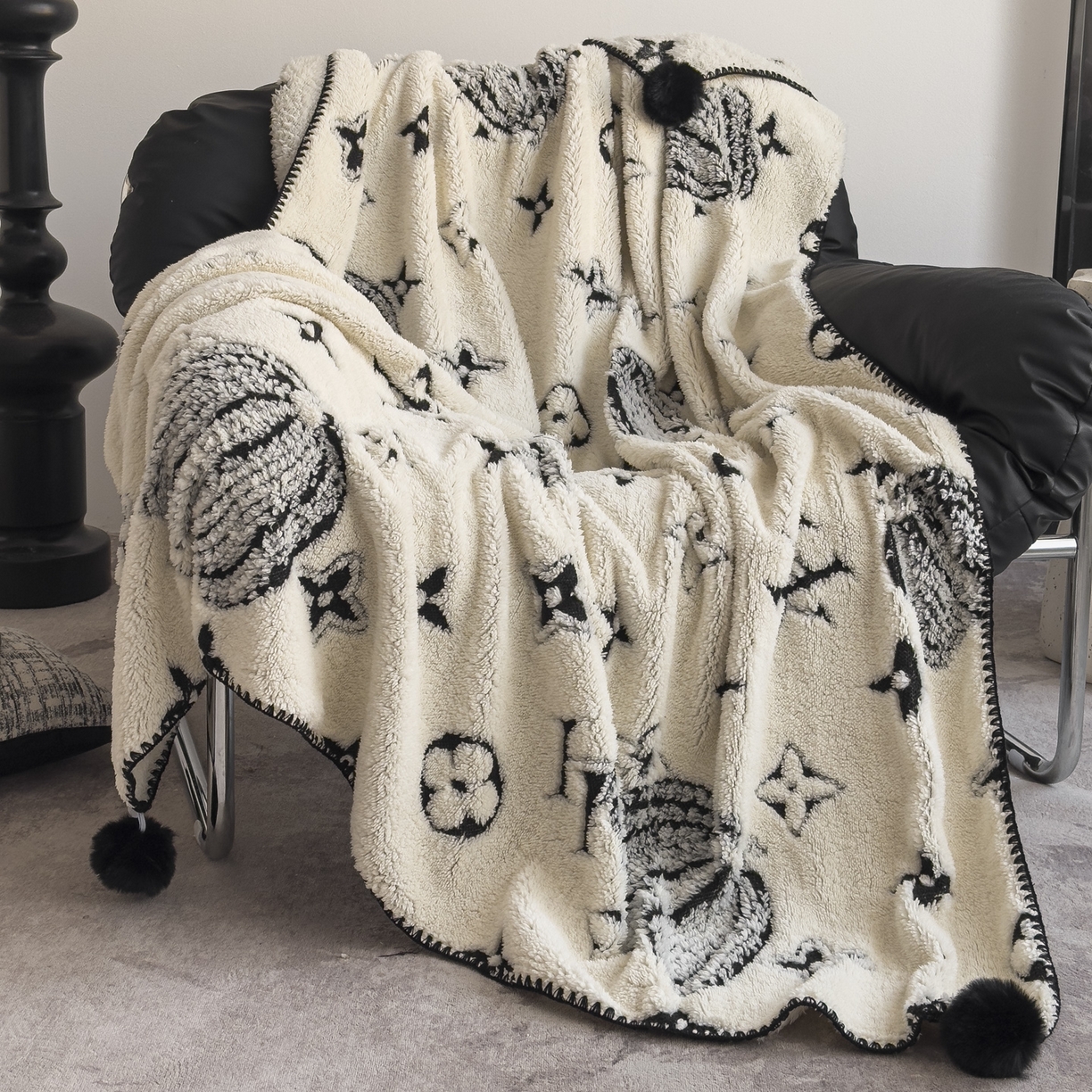 91家纺网 家纺一手货源 找家纺 潮邦创意家居 2025新款提花色织三角针工艺球毯毛毯毯子墨绒秘境 墨绒秘境系列-星奢