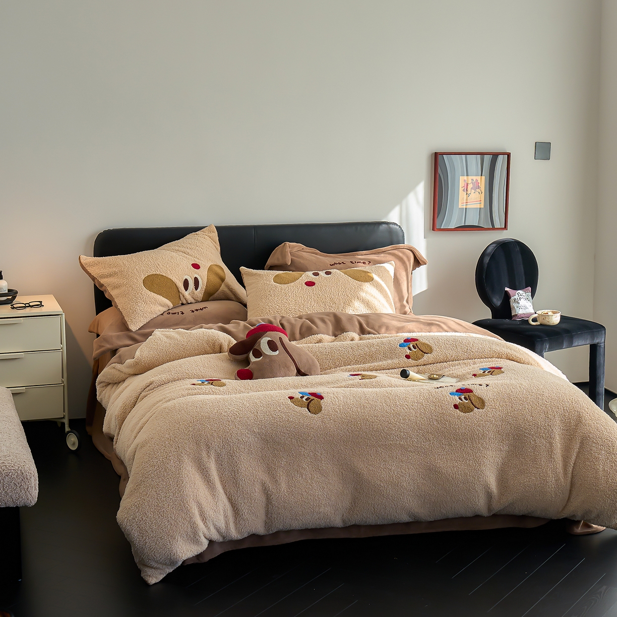 91家纺网 家纺一手货源 找家纺 禾时 2025新款保暖舒适蚂蚁绒牛奶绒毛巾绣四件套 班纳狗