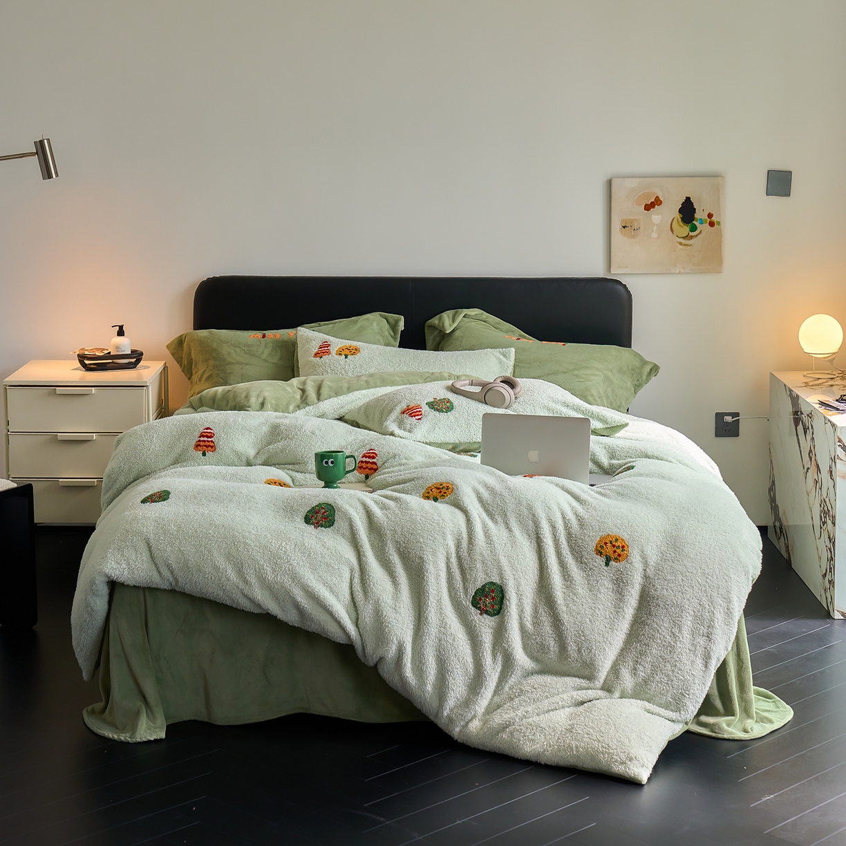 91家纺网 家纺一手货源 找家纺 禾时 2025新款保暖舒适蚂蚁绒牛奶绒毛巾绣四件套 森林屿鹿