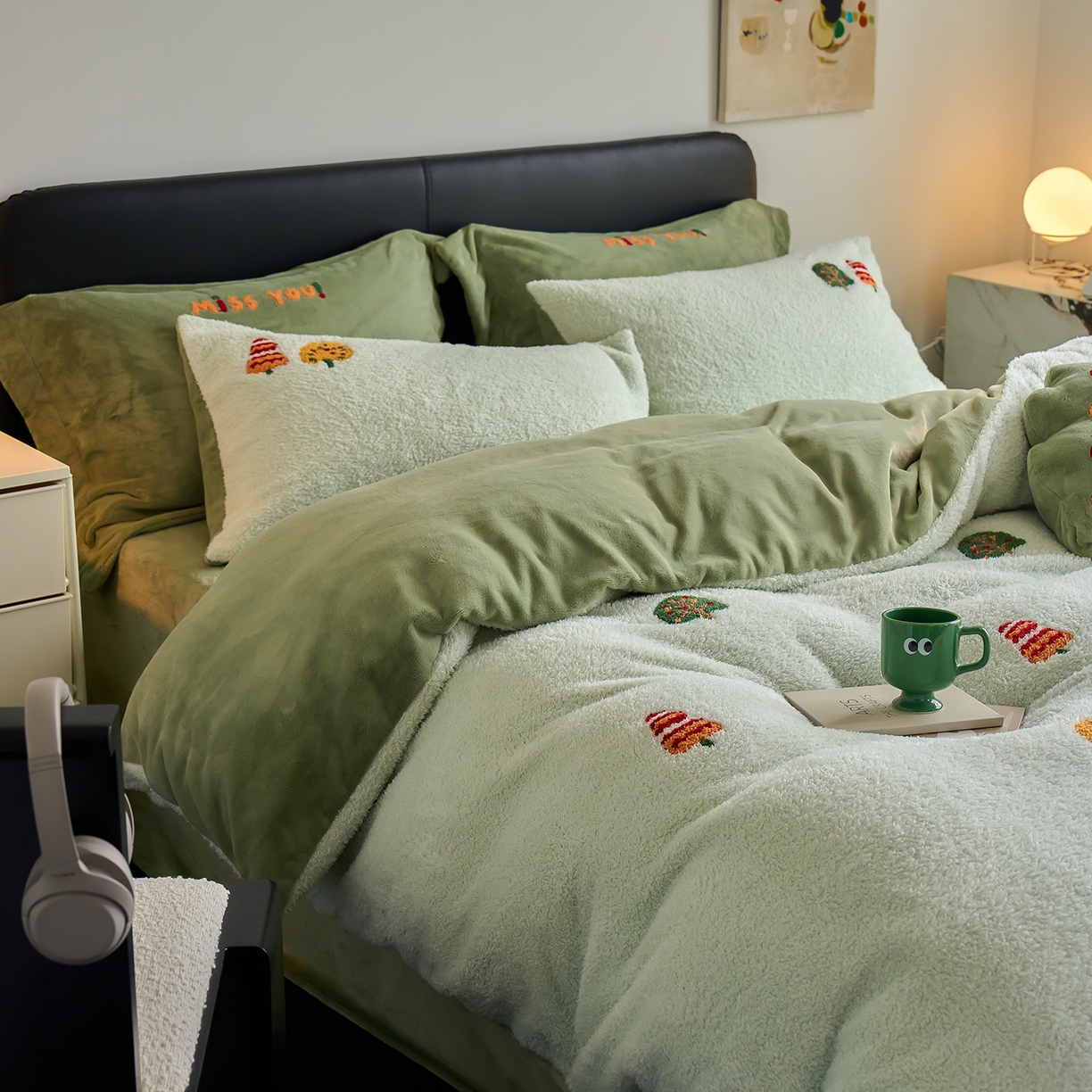 91家纺网 家纺一手货源 找家纺 禾时 2025新款保暖舒适蚂蚁绒牛奶绒毛巾绣四件套 森林屿鹿