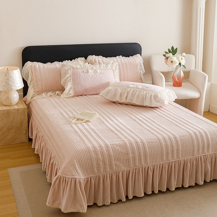 91家纺网 家纺一手货源 找家纺 （总）菊上家纺 2025新款雕花绒牛奶绒夹棉床盖款四件套-蝴蝶仙子