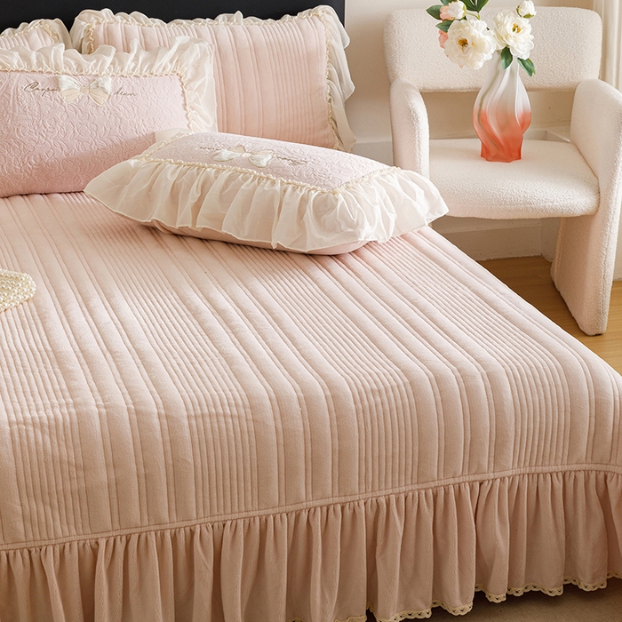 91家纺网 家纺一手货源 找家纺 （总）菊上家纺 2025新款雕花绒牛奶绒夹棉床盖款四件套-蝴蝶仙子