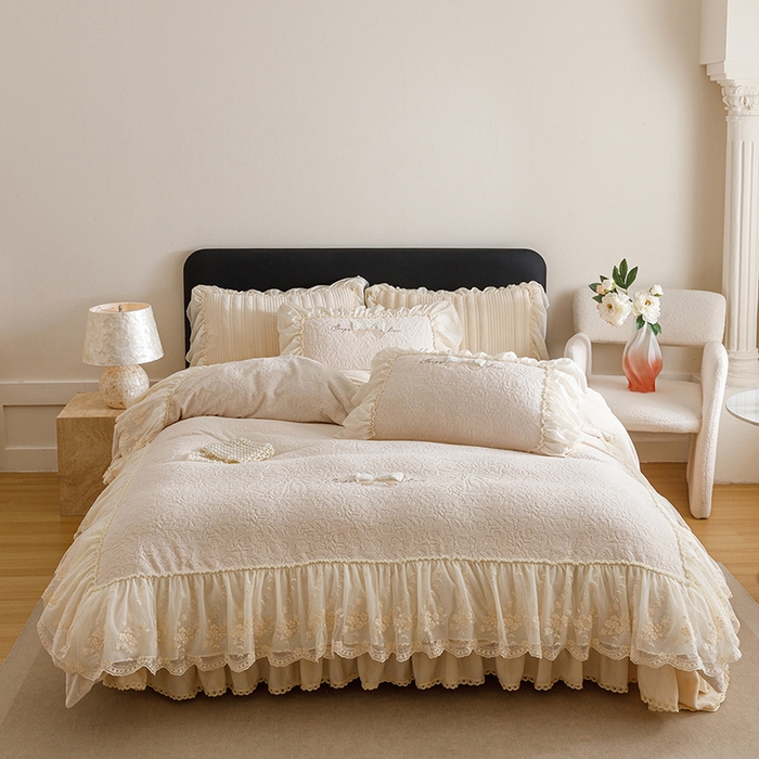 91家纺网 家纺一手货源 找家纺 菊上家纺 2025新款雕花绒牛奶绒夹棉床盖款四件套-蝴蝶仙子 蝴蝶仙子-杏