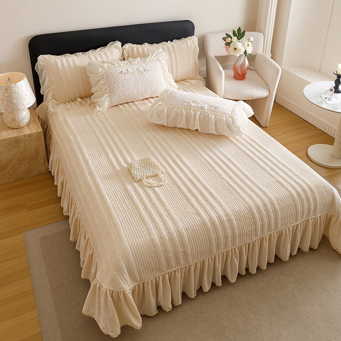 91家纺网 家纺一手货源 找家纺 菊上家纺 2025新款雕花绒牛奶绒夹棉床盖款四件套-蝴蝶仙子 蝴蝶仙子-杏