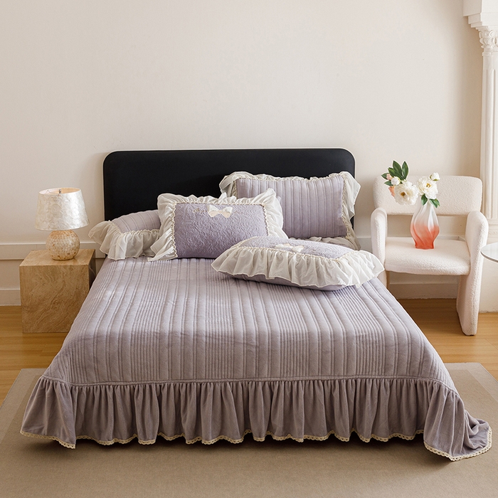 91家纺网 家纺一手货源 找家纺 菊上家纺 2025新款雕花绒牛奶绒夹棉床盖款四件套-蝴蝶仙子 蝴蝶仙子-紫