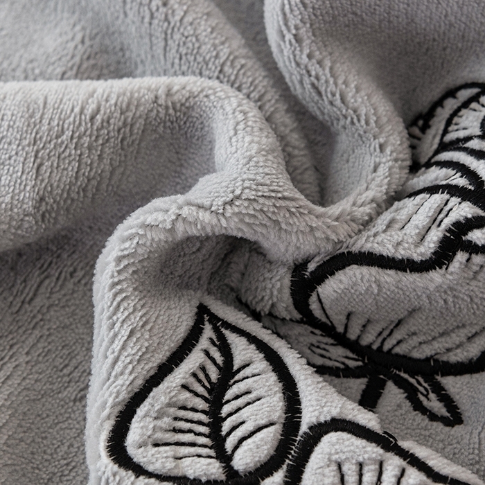 91家纺网 家纺一手货源 找家纺 （总）舒咪欧 2025新款加厚全消光全消光牛奶绒纯色法式刺绣花边款婚庆大红四件套