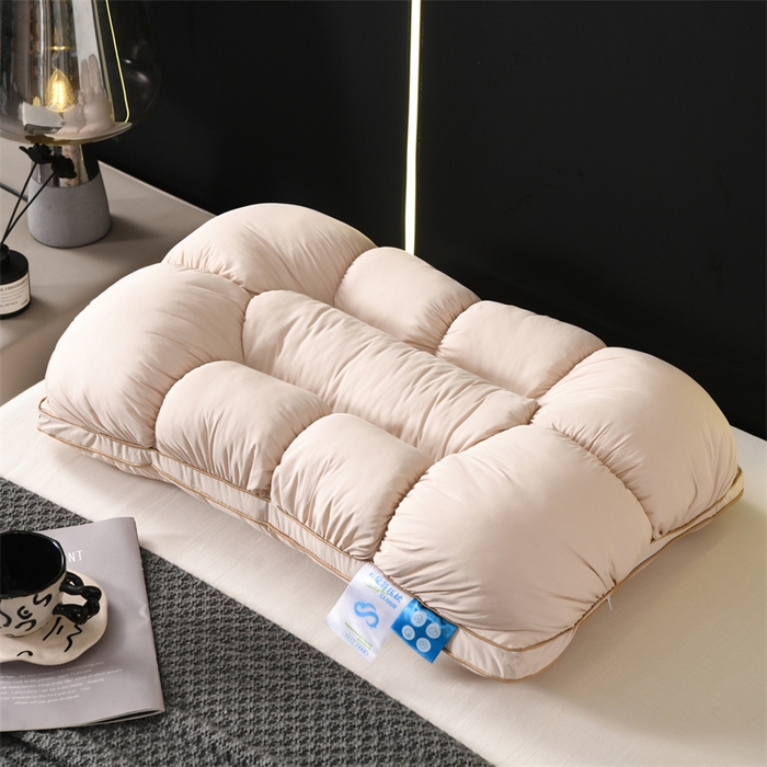 91家纺网 家纺一手货源 找家纺 （总）仁宇枕业 2025新款新品 日式软软糯糯面包羽丝绒舒适枕头枕芯