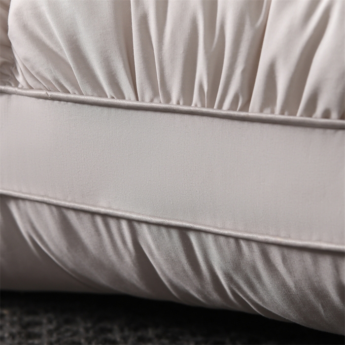 91家纺网 家纺一手货源 找家纺 （总）仁宇枕业 2025新款新品 日式软软糯糯面包羽丝绒舒适枕头枕芯