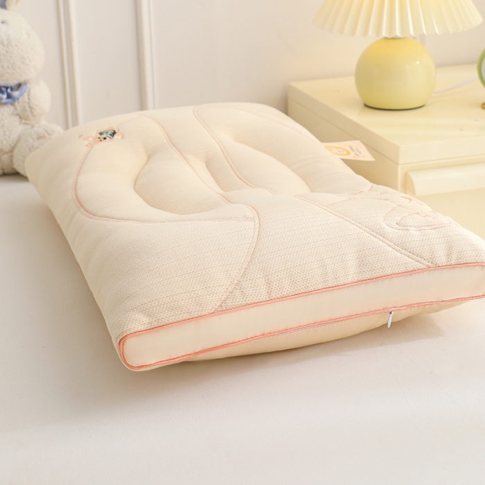 91家纺网 家纺一手货源 找家纺 （总）仁宇枕业 2025新款新品针织棉童趣猪宝宝枕头枕芯