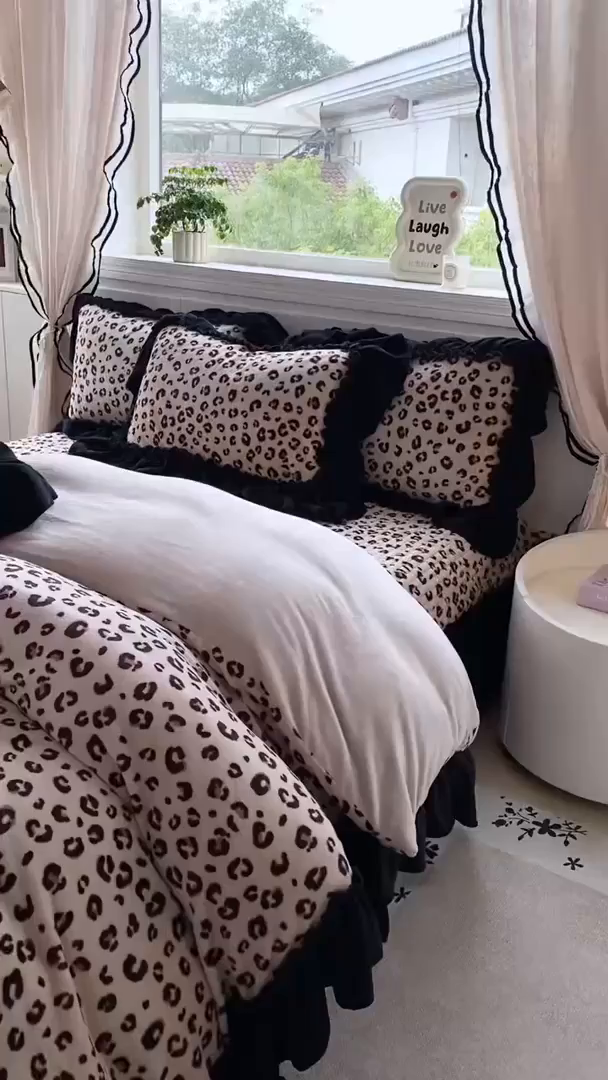 91家纺网 家纺一手货源 找家纺 （总）云木里 2025新款热卖大宽花边牛奶绒床盖款四件套