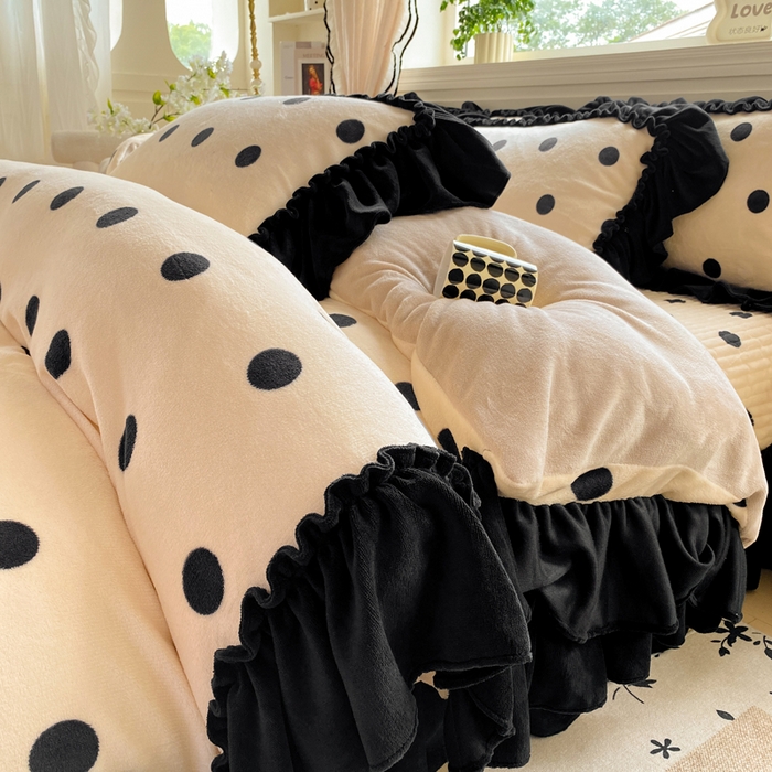 91家纺网 家纺一手货源 找家纺 （总）云木里 2025新款热卖大宽花边牛奶绒床盖款四件套