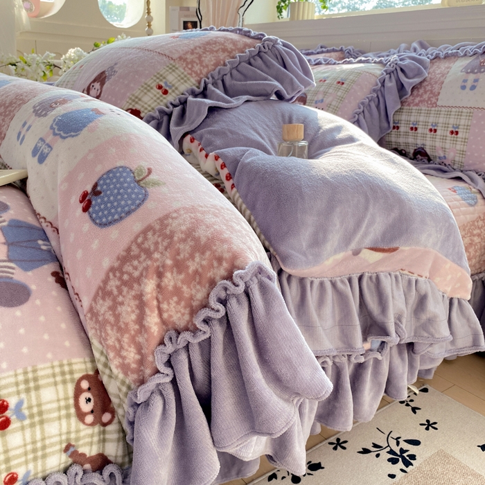 91家纺网 家纺一手货源 找家纺 （总）云木里 2025新款热卖大宽花边牛奶绒床盖款四件套