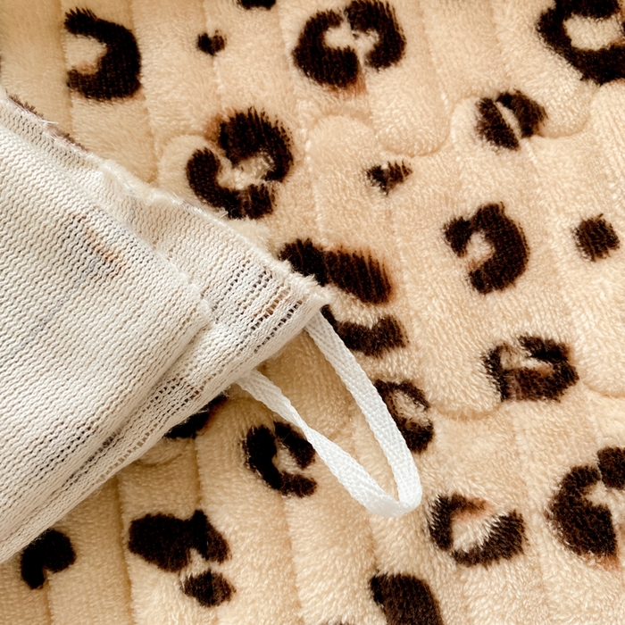 91家纺网 家纺一手货源 找家纺 云木里 2025新款热卖大宽花边牛奶绒床盖款四件套 豹纹