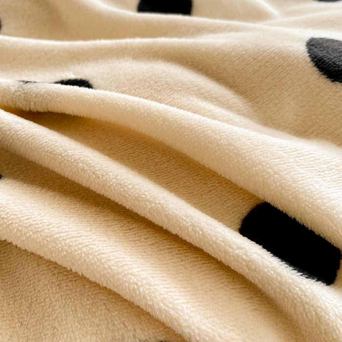 91家纺网 家纺一手货源 找家纺 云木里 2025新款热卖大宽花边牛奶绒床盖款四件套 波点