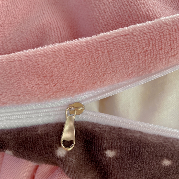 91家纺网 家纺一手货源 找家纺 云木里 2025新款热卖大宽花边牛奶绒床盖款四件套 复古樱桃