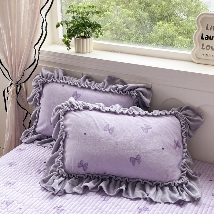 91家纺网 家纺一手货源 找家纺 云木里 2025新款热卖大宽花边牛奶绒床盖款四件套 蝴蝶结紫色