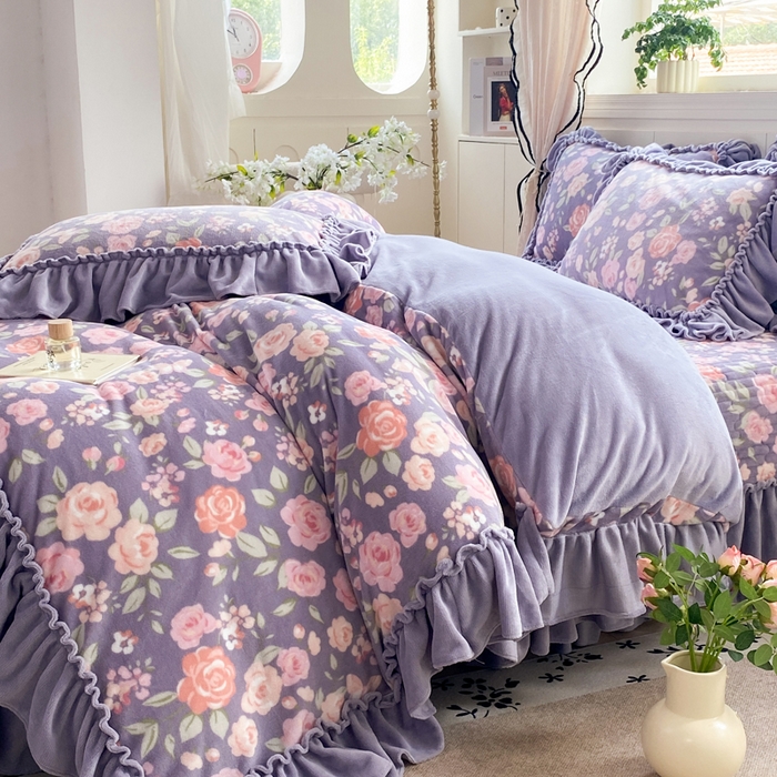 91家纺网 家纺一手货源 找家纺 云木里 2025新款热卖大宽花边牛奶绒床盖款四件套 花里梦