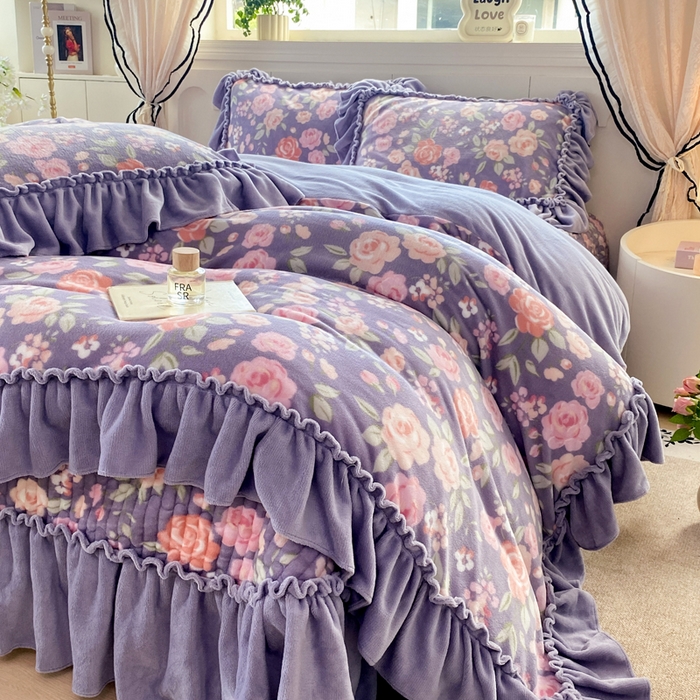 91家纺网 家纺一手货源 找家纺 云木里 2025新款热卖大宽花边牛奶绒床盖款四件套 花里梦