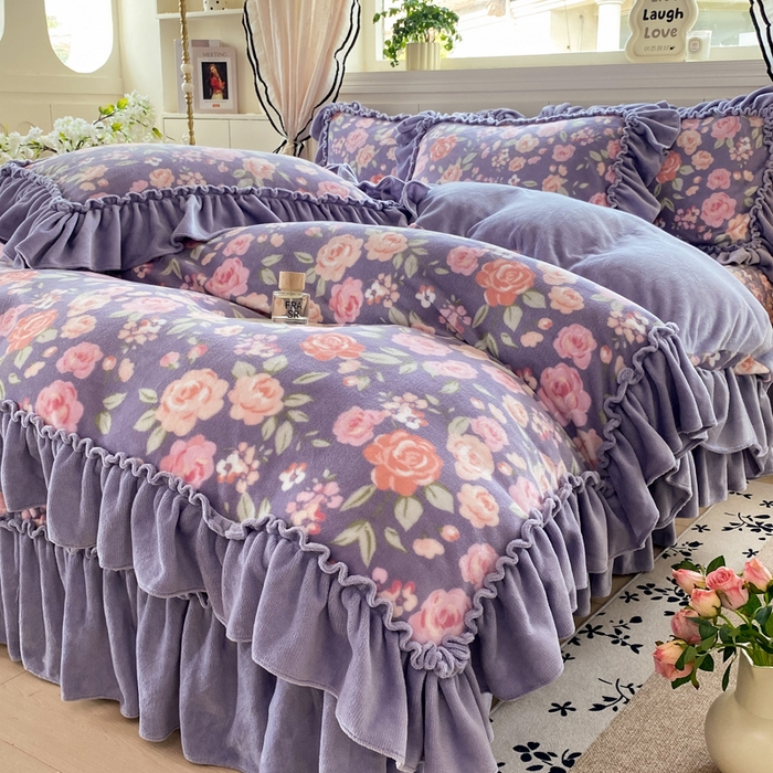 91家纺网 家纺一手货源 找家纺 云木里 2025新款热卖大宽花边牛奶绒床盖款四件套 花里梦