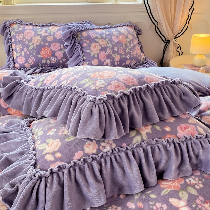 91家纺网 家纺一手货源 找家纺 云木里 2025新款热卖大宽花边牛奶绒床盖款四件套 花里梦