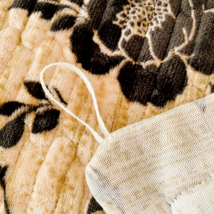 91家纺网 家纺一手货源 找家纺 云木里 2025新款热卖大宽花边牛奶绒床盖款四件套 玫瑰之约