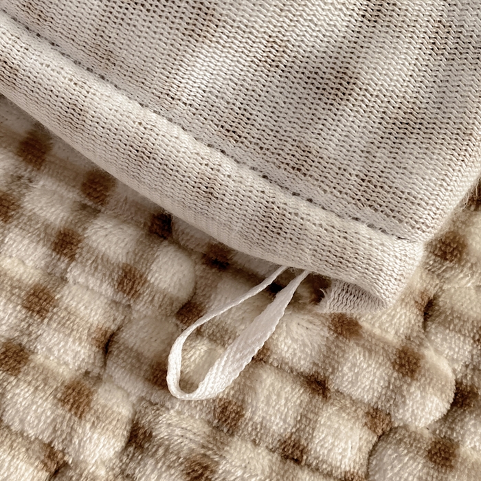 91家纺网 家纺一手货源 找家纺 云木里 2025新款热卖大宽花边牛奶绒床盖款四件套 美拉德猫