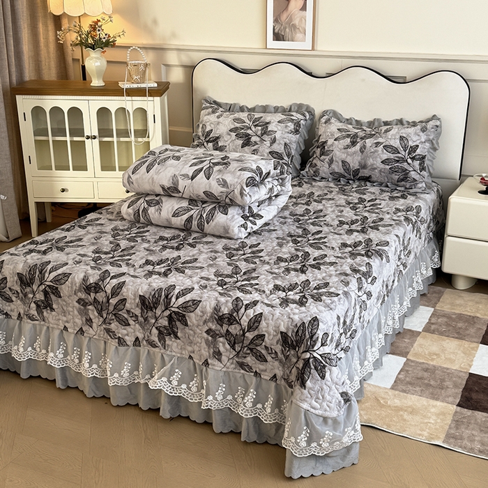 91家纺网 家纺一手货源 找家纺 雅眠居 2025新款直播爆款牛奶绒印花床盖四件套双层蕾丝花边床裙单件三件套 一路繁花