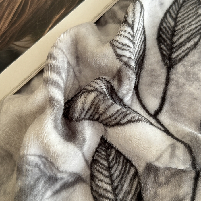 91家纺网 家纺一手货源 找家纺 雅眠居 2025新款直播爆款牛奶绒印花床盖四件套双层蕾丝花边床裙单件三件套 一路繁花