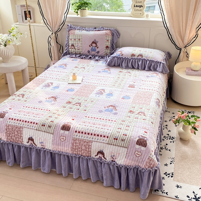 91家纺网 家纺一手货源 找家纺 云木里 2025新款热卖大宽花边牛奶绒床盖款四件套 紫色日记