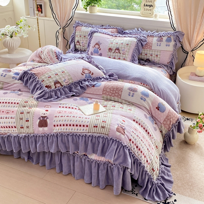 91家纺网 家纺一手货源 找家纺 云木里 2025新款热卖大宽花边牛奶绒床盖款四件套 紫色日记