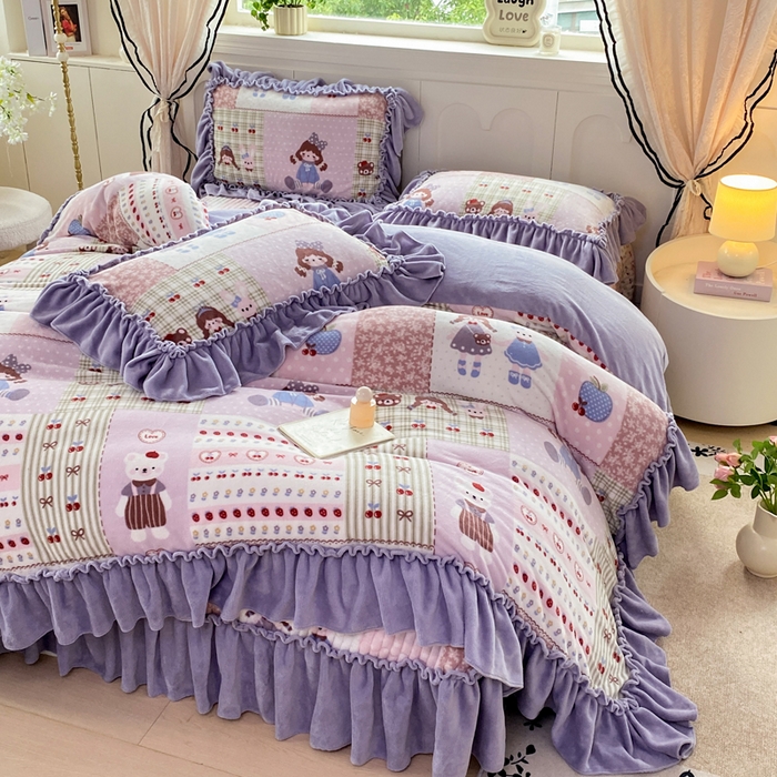 91家纺网 家纺一手货源 找家纺 云木里 2025新款热卖大宽花边牛奶绒床盖款四件套 紫色日记