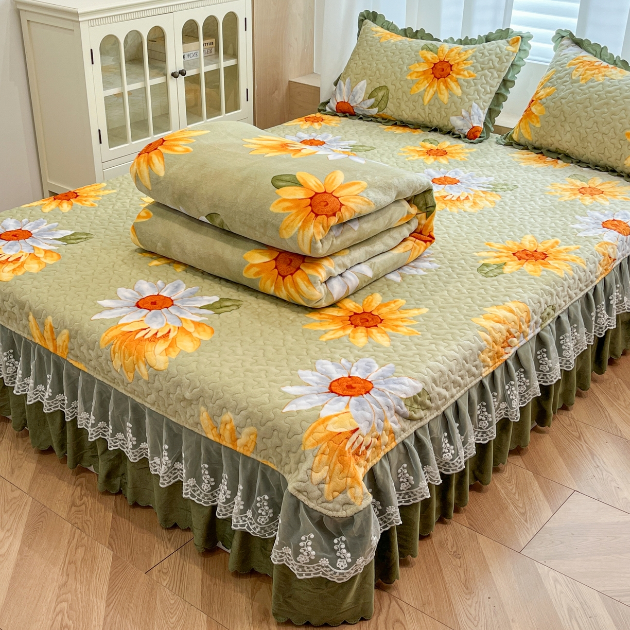 91家纺网 家纺一手货源 找家纺 （总）金梦家居 2025新款高克重牛奶绒印花床盖四件套