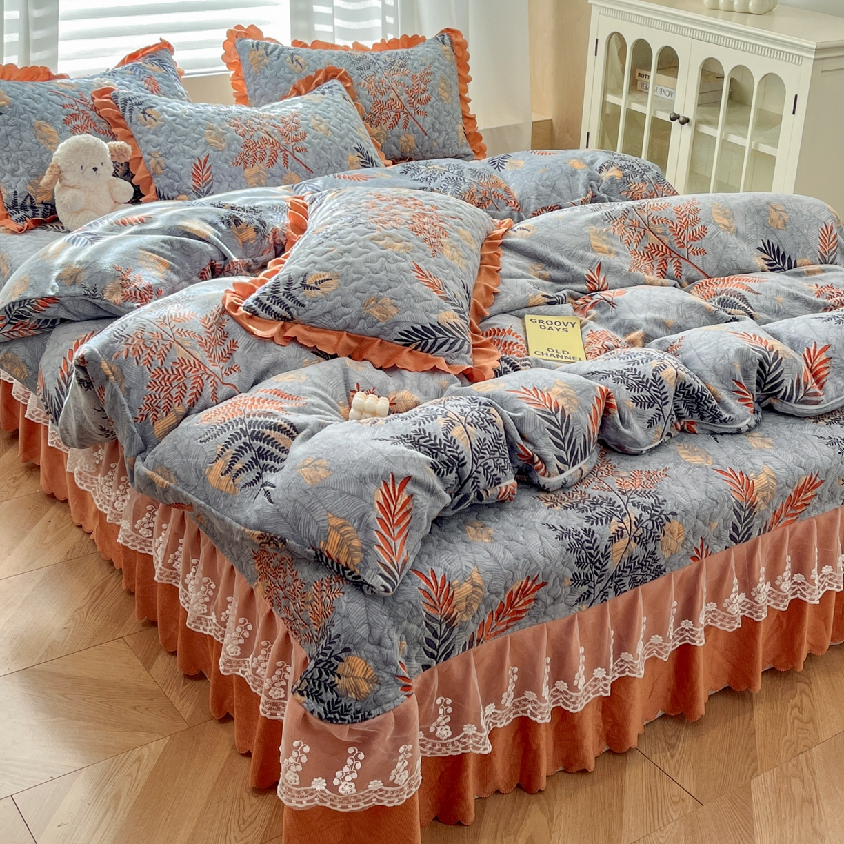 91家纺网 家纺一手货源 找家纺 金梦家居 2025新款高克重牛奶绒印花床盖四件套 一叶知秋